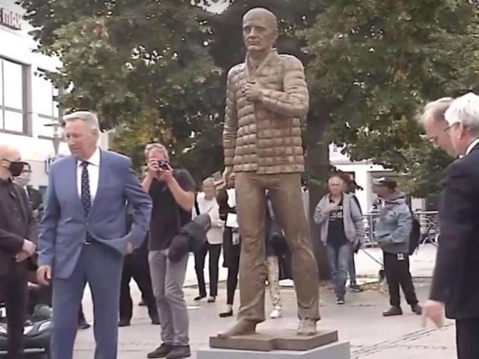 В начале октября, по случаю 30-летия воссоединения Германии, в городе Дессау-Рослау, расположенном в федеральной земле Саксония-Анхальт, установили памятник Михаилу Горбачёву.