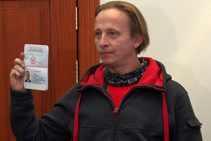 Букашка получила бумажку: «гражданин ДНР» Охлобыстин похвастался фото нового «паспорта»