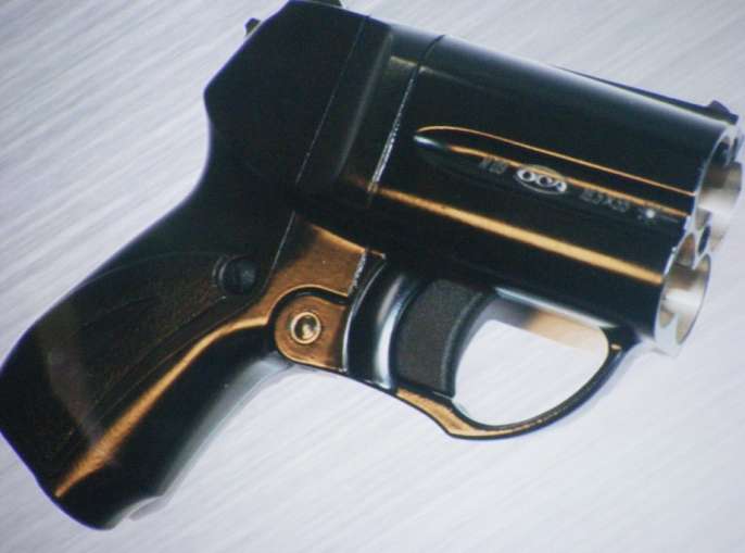 Модель карманного пистолета Remington Derringer