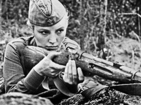 Золотоволосая симпатичная девка Золотоволосая симпатичная девка