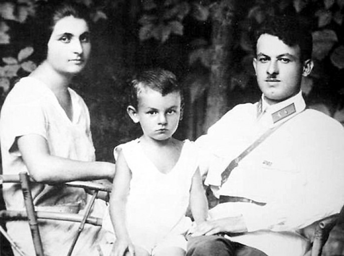 Родители Булата-Дориана, Ашхен Степановна и Шалва Степанович, в 1920-е годы приложили руку к усмирению Северного Кавказа