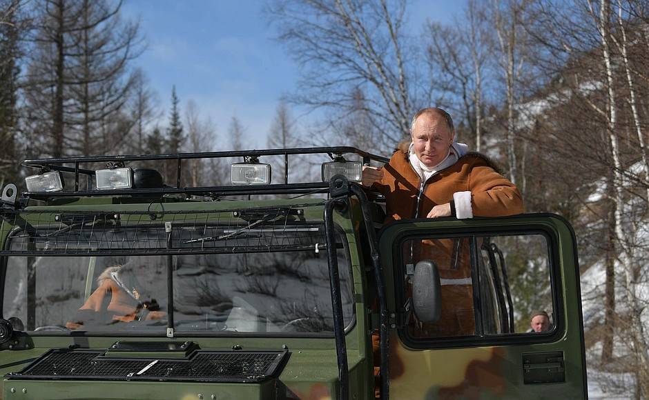 Путин и шойгу в тайге фото