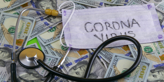 В США медикам платят деньги за «правильную» статистику по коронавирусу