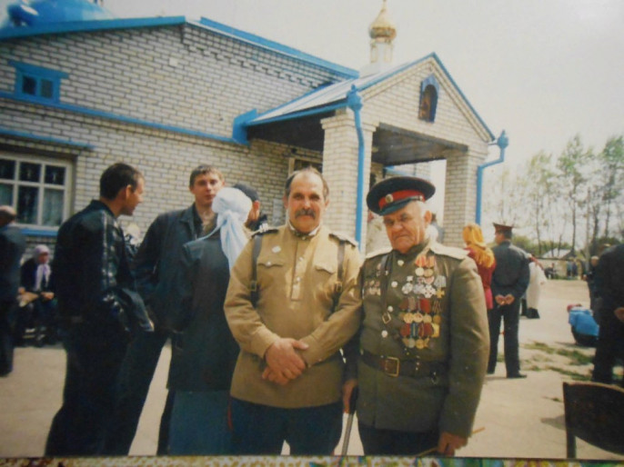Атаман А.Н. Можаев - в центре