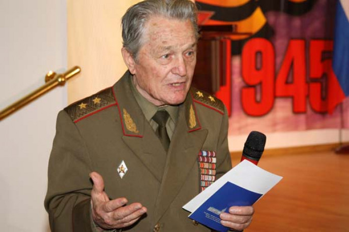 Георгиевич титов. Генерал лейтенант Титов.
